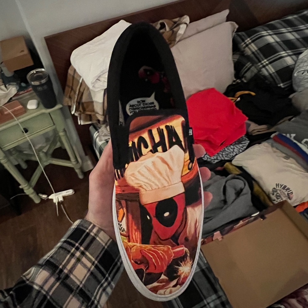DC x Marvel Deadpool Slip On